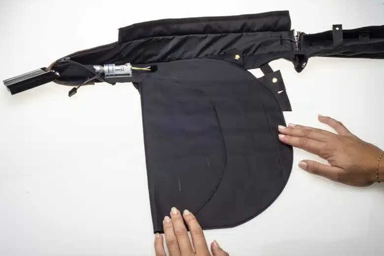 La ceinture airbag dépliée.