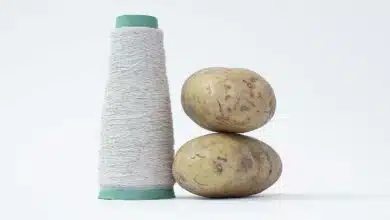 Fibre textile et pomme de terre.