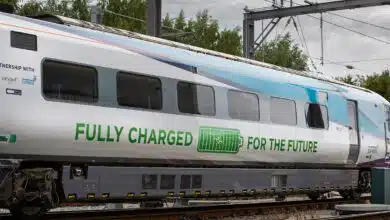 Un train électrique fonctionnant avec des batteries.