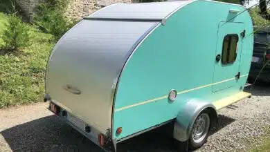 Une mini caravane teardrop.