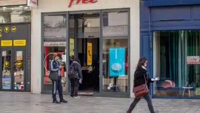 Devanture d'une boutique Free à Tours.