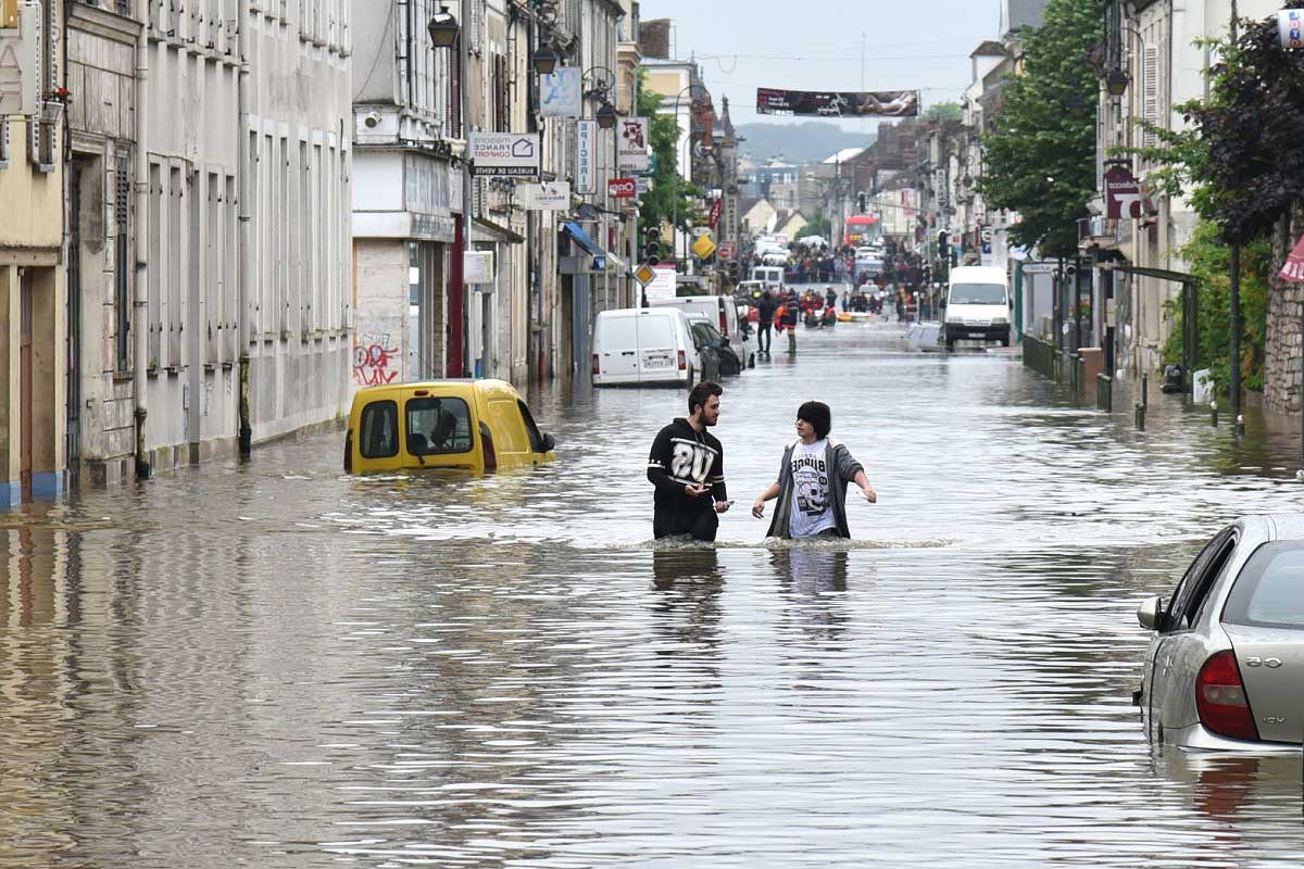 La ville de Nemours sous les eaux.