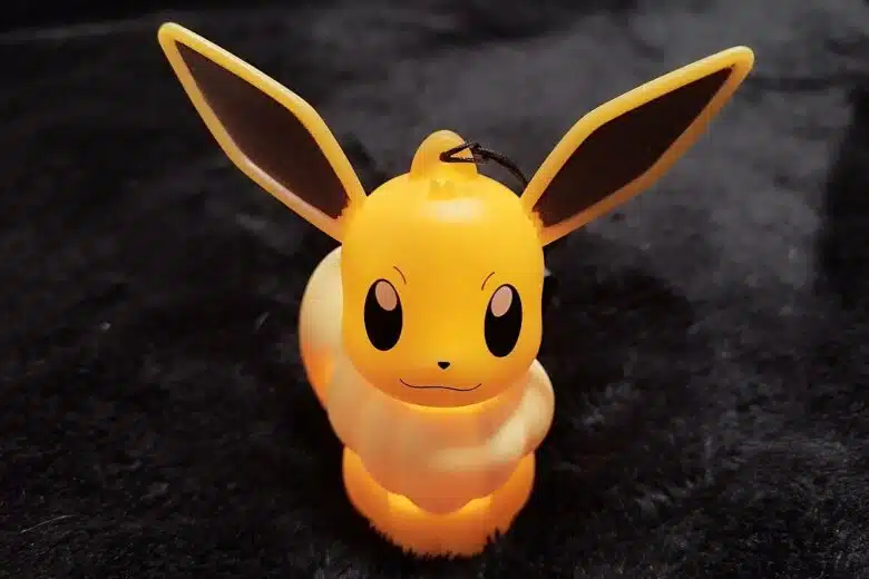 Teknofun surprend les fans avec des objets Pokémon originaux comme la petite veilleuse Évoli