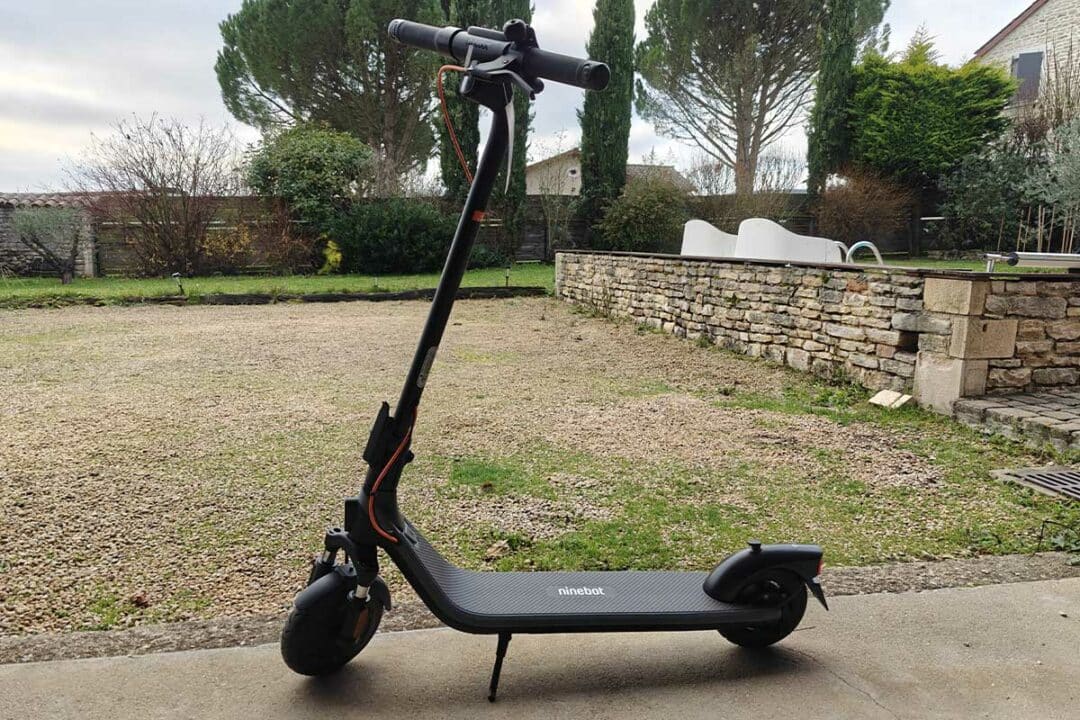 La trottinette électrique Ninebot Segway E2 Plus.