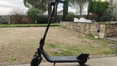 La trottinette électrique Ninebot Segway E2 Plus.