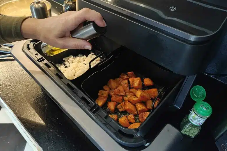 Une petite vaporisation d'huile pendant la cuisson.