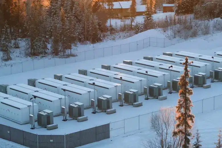 Un parc de batteries électriques Tesla Megapack.