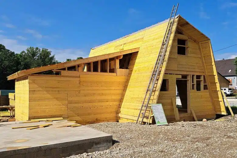 Une maison en A à ossature bois.