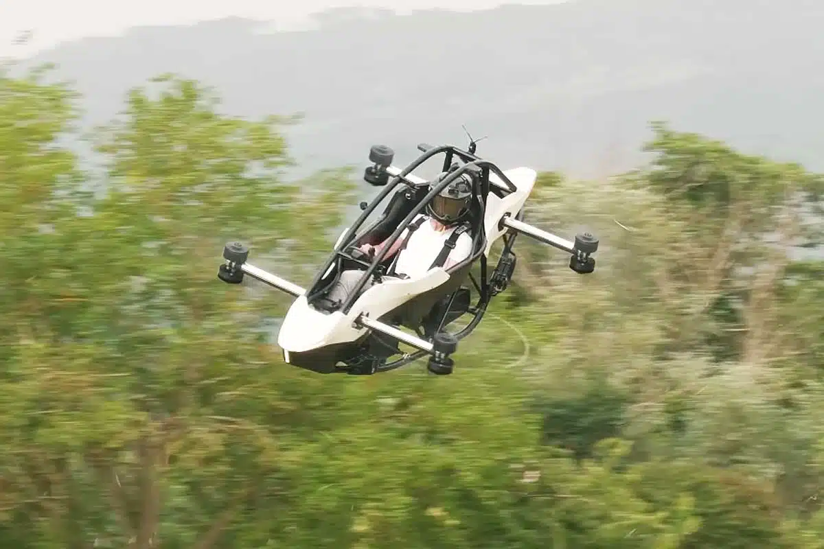 Un test de vol du eVTOL Jetson ONE.