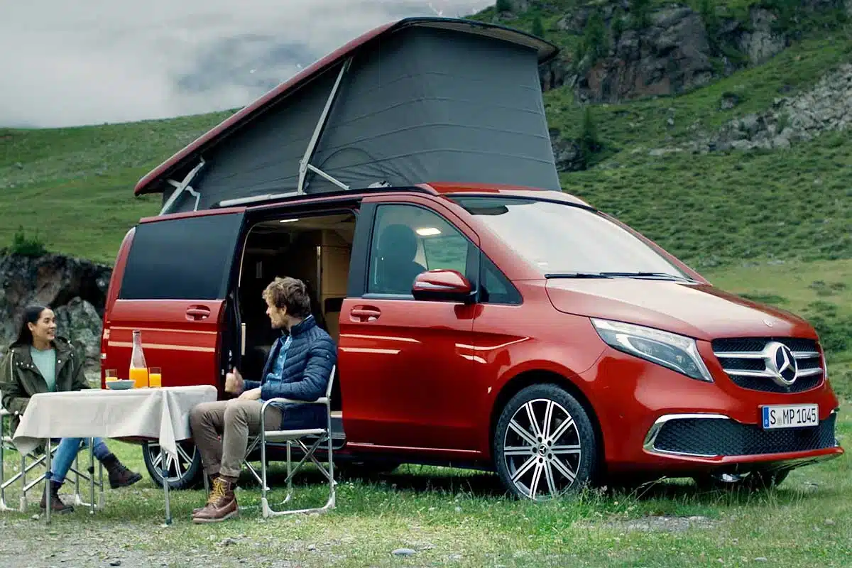 Un van Mercedes élégant.