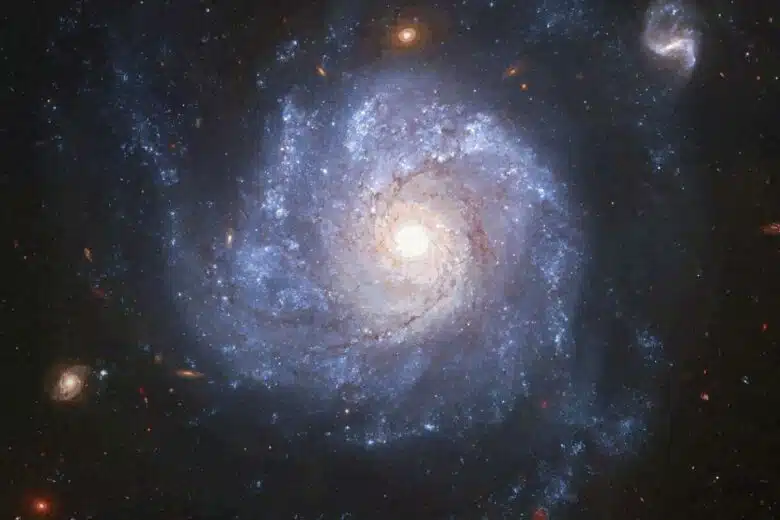 Une galaxie appelée NGC 1309 à une distance de 100 millions d'années-lumière de la Terre.