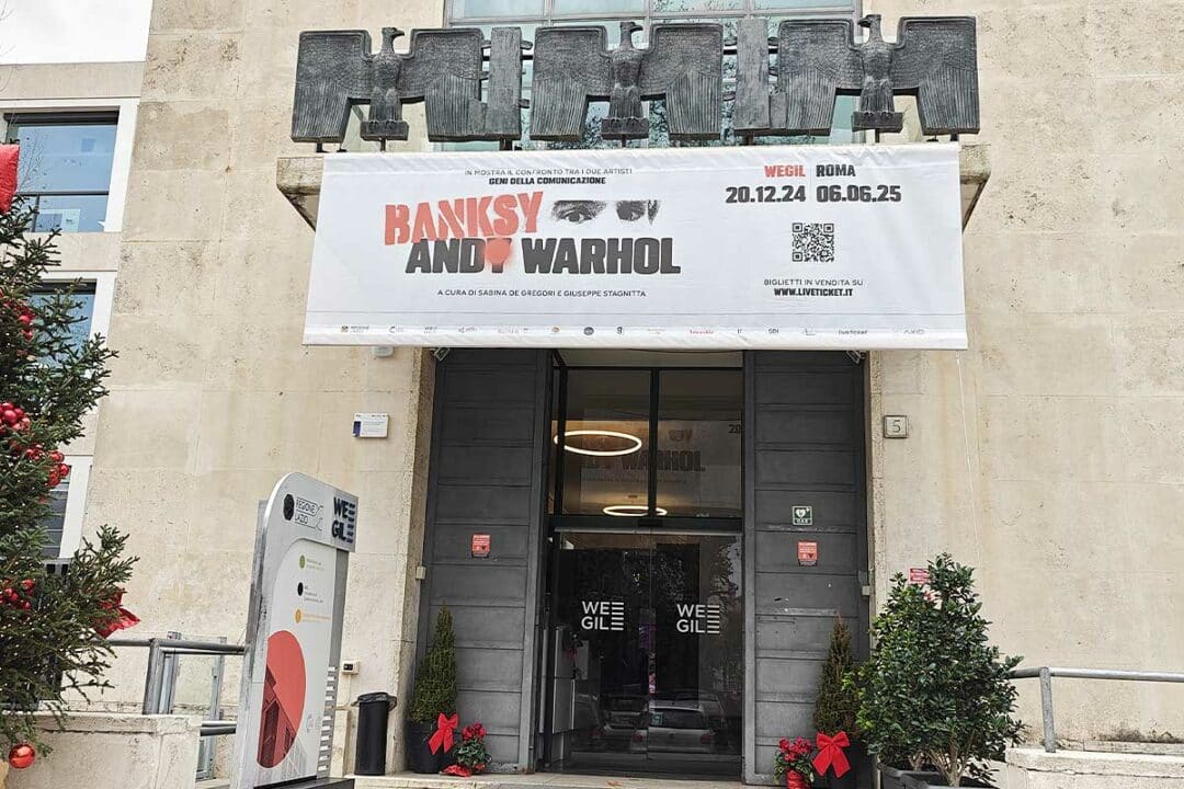 L'exposition Banksy and Warhol au Wegil à Rome.