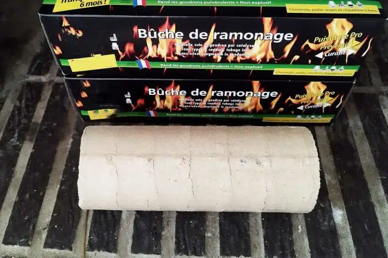 Une buche de ramonage sur une grille.