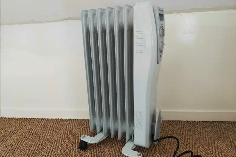 Un radiateur à bain d'huile électrique.