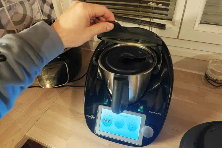 Manipulation d'un Thermomix.