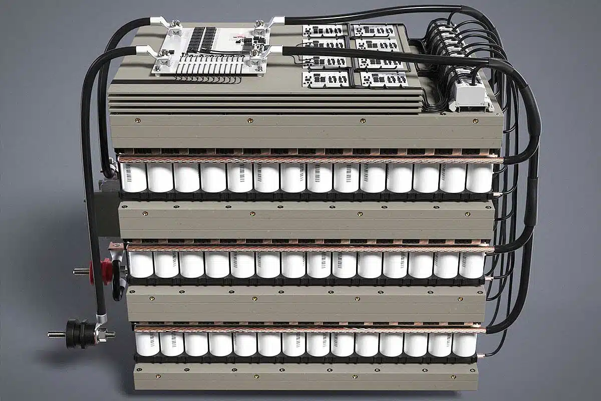 Une batterie MySol 3.5K montée, il ne manque que les panneaux extérieurs.