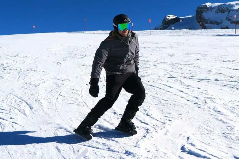 Des mini-patins pour dévaler les pentes enneigées.