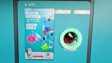 Une machine B:bot pour recycler ses bouteilles plastiques.