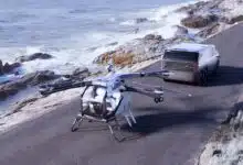 Une voiture et un eVTOL.