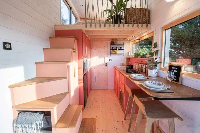 L'intérieur de la tiny house Cardabelle.