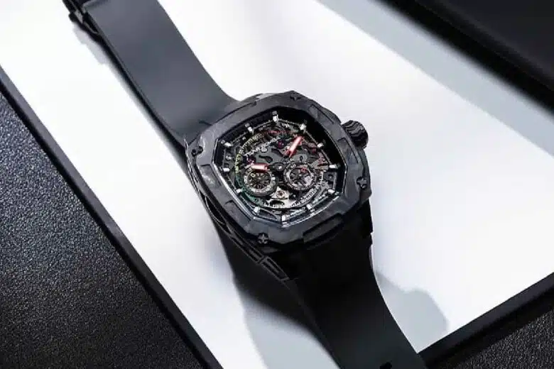 Tsarbomba dévoile une superbe montre automatique personnalisable, la Dark Matter TB8601