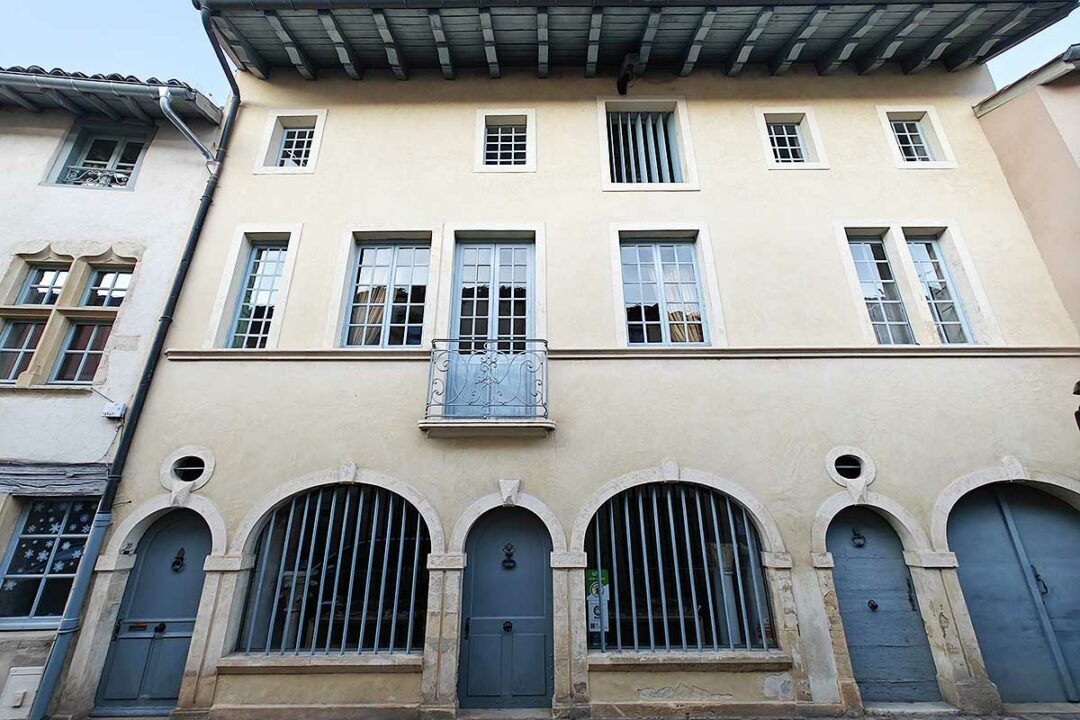 La façade de la demeure de l'apothicaire à Cluny.