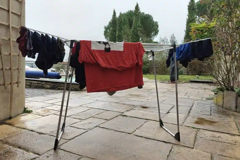 Même par grand froid, il est possible de sécher son linge à l'extérieur.