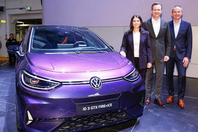 Les dirigeants de Volkswagen et un nouveau modèle de l'ID 3.