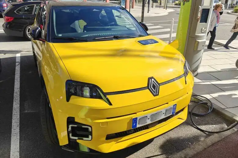 La nouvelle Renault 5 électrique.