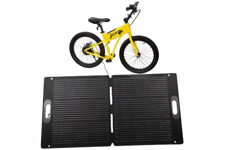 Un kit de rechargement solaire pour vélo électrique.