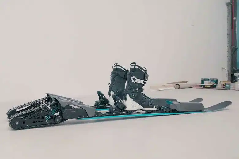 Une paire de skis motorisés électriques.