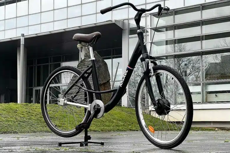 Un vélo sans chaine ni courroie.