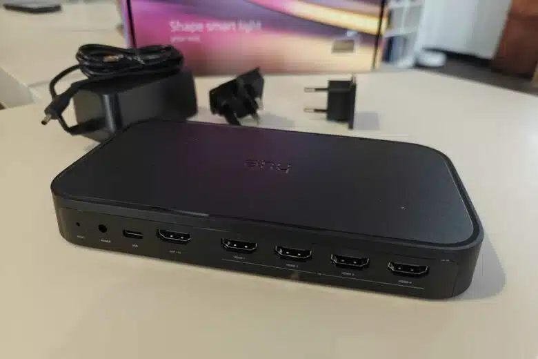 Le Philips Hue Play HDMI sync box 8K.