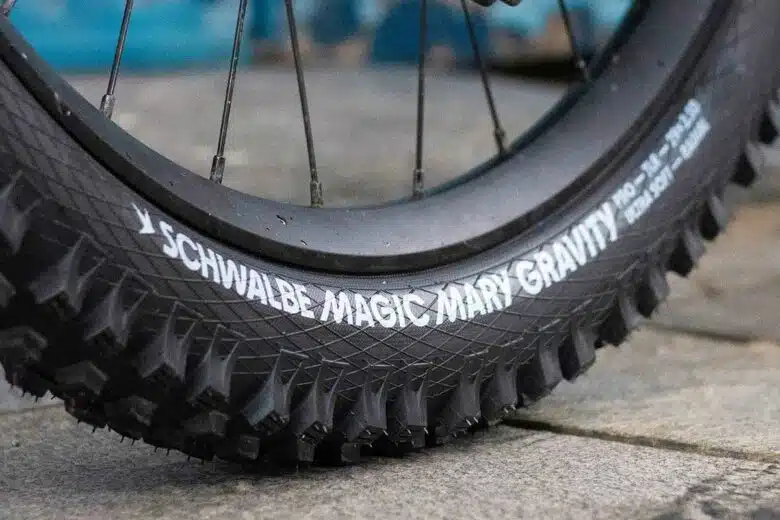 Un pneu de vélo Schwalbe.