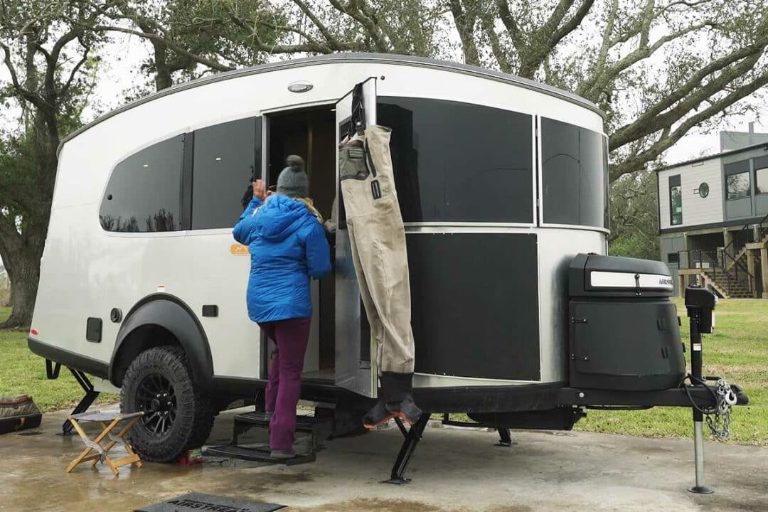 Une caravane tout terrain.