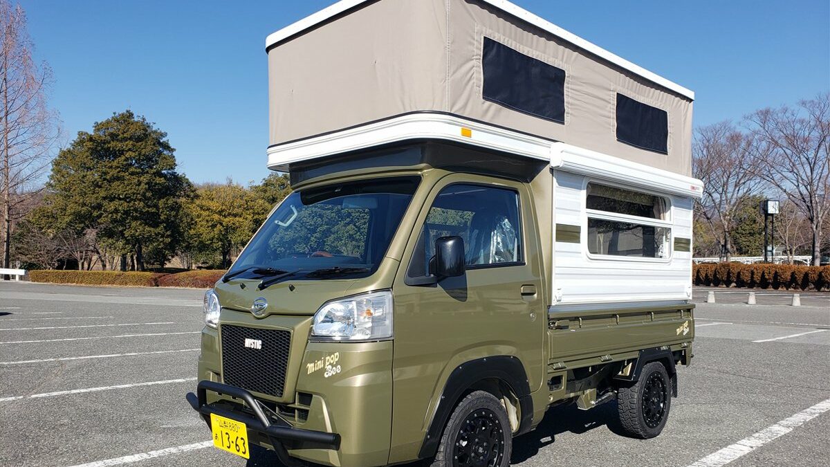 MiniPopBee : cet étonnant et mini camping-car 4X4 (avec un toit
