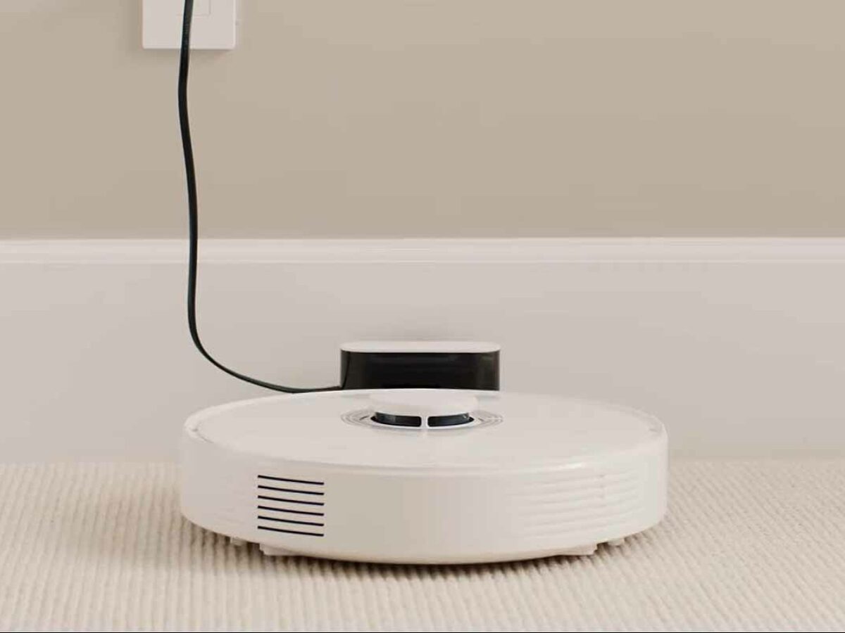 ROIDMI Eve CC, un robot aspirateur laveur avec station à seulement 299 € -  NeozOne