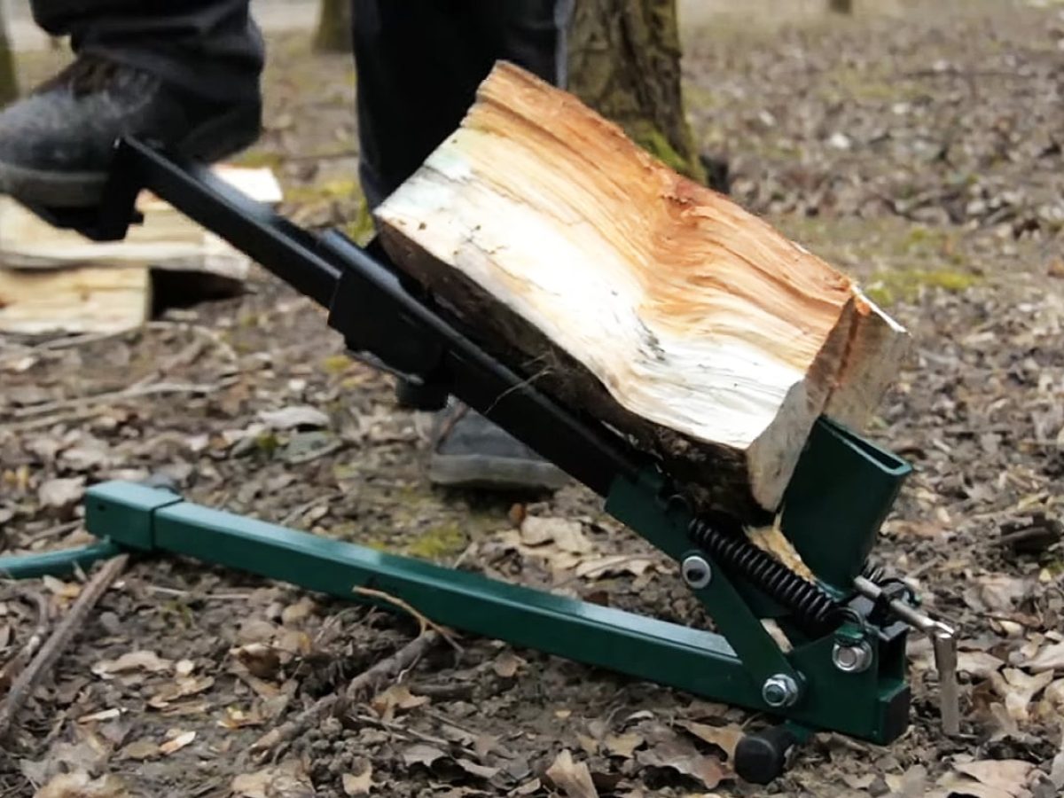 L'invention de la fendeuse de bûches à pied pour couper du bois de  chauffage sans effort - NeozOne