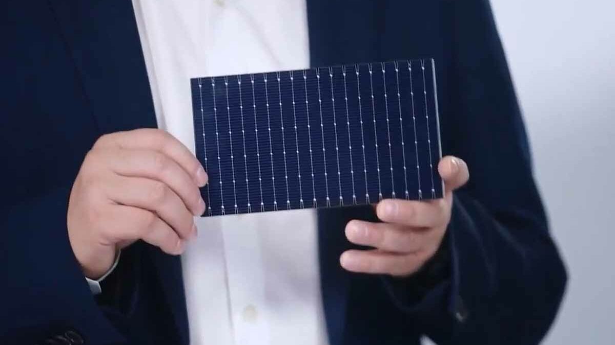 L'invention d'une méthode pour fabriquer des panneaux solaires avec de  vieux CD - NeozOne