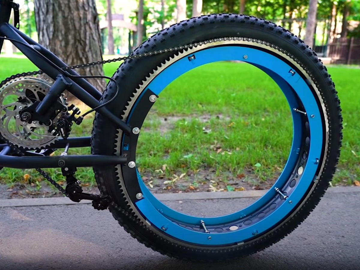 Il invente une étonnante roue de vélo sans axe, ni aucun rayon